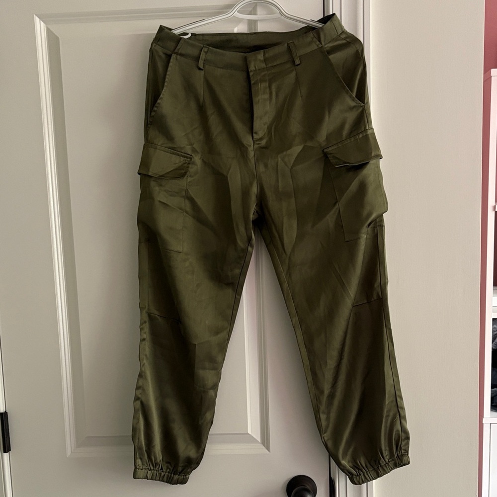 Women’s Olive Cargo Pants